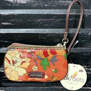 SAKROOTS Artist Circle Wristlet